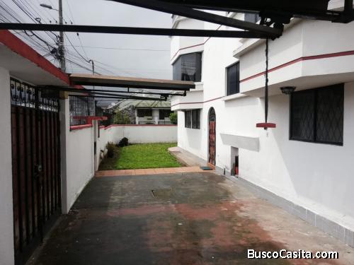 CASA GRANDE VENDO - SECTOR DAMMER 2 - IDEAL PARA EMPRESAS