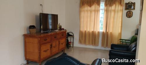 Rento departamento confortable independiente en Sector Pomasqui cerca a escuela de policia y milita 