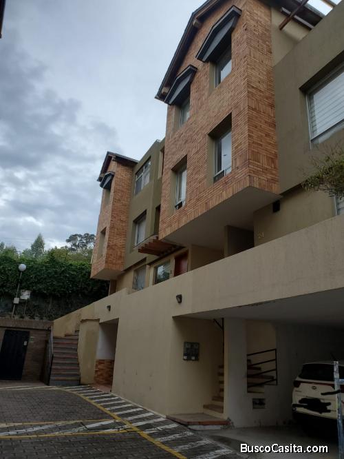 Arriendo Casa, 3 Habitaciones, Conjunto Versalles, Sector Embajada Americana