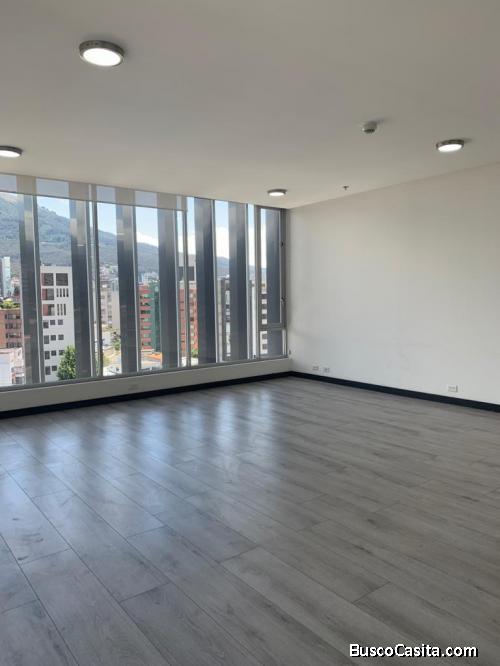 Rento oficina con Balcón, República Argentina, Almagro, Guayasamín.