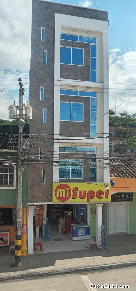 OPORTUNIDAD EN CATAMAYO, EDIFICACION COMERCIAL 4 PLANTAS CON NEGOCIO 100% RENTABLE