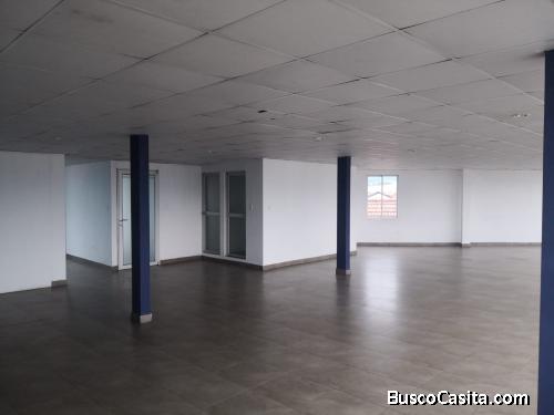 ARRIENDO AMPLIO LOCAL SECTOR SANGOLQUÍ