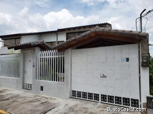 VENDO CASA EN URBANIZACIÓN LA COLINA - CERCA DE LA UNIVERSIDAD ESPE