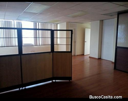ARRIENDO AMPLIA OFICINA SECTOR LA REPÚBLICA
