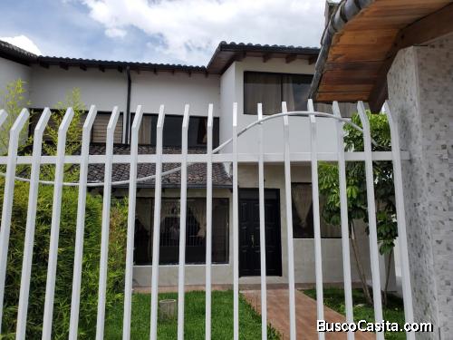 LINDA CASA EN ARRIENDO VALLE DE LOS CHILLOS