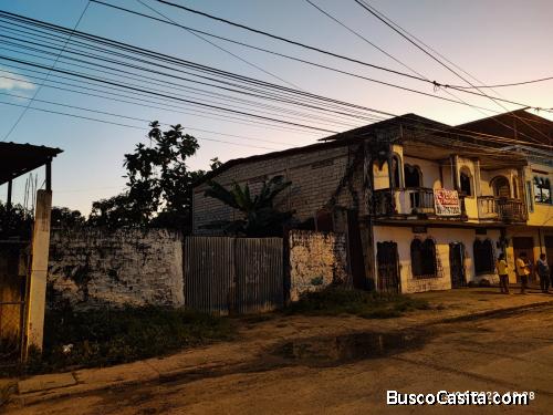 Casa con amplio terreno en venta