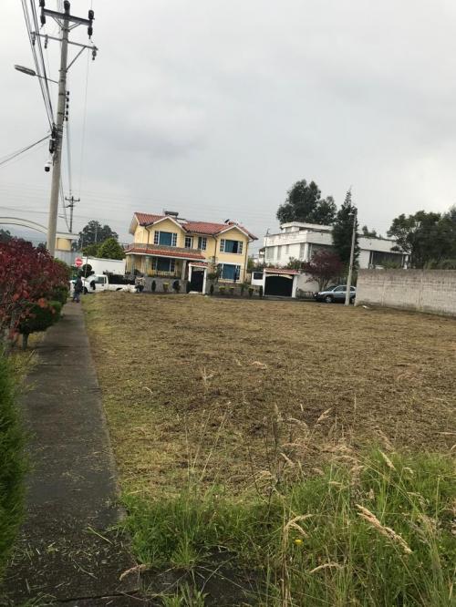TERRENO plano en venta, sector el Colibri, en urbanización, 600m2