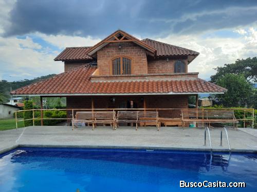 Vendo Hermosa Quinta Vacacional en Malacatos