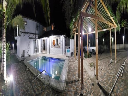 HOSTERIA, en venta, sector Pedernales,750m2 de terreno y 320m2 de construcción