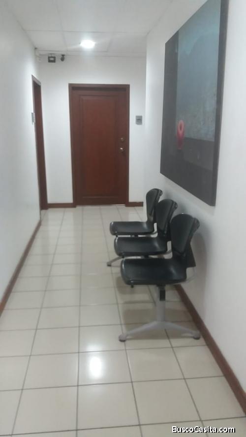 Venta De Oficina 3 Ambientes En Primer Piso Edificio En La Calle Principal De Miraflores