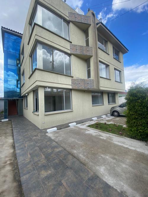 Departamentos en venta, sector Conocoto, 3 alcobas y estacionamientos