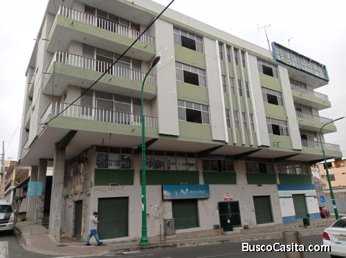 vendo Edificio en Centro de Manta Calle 13