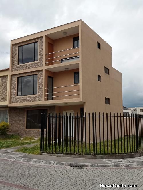ARRIENDO LUJOSA CASA EN CONJUNTO PRIVADO
