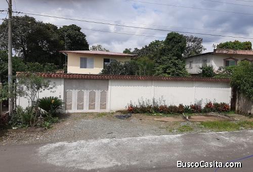 Vendo Quinta de 1385 m² de Terreno, con 3 Dptos. Piscina, Cacao y Otros