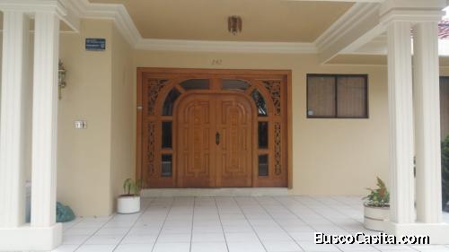 Hermosa casa en venta, excelente ubicacion en Cuenca 