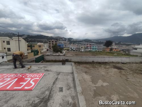 De Oportunidad Se Vende Terreno en Carapungo, con Oficinas y Galpón