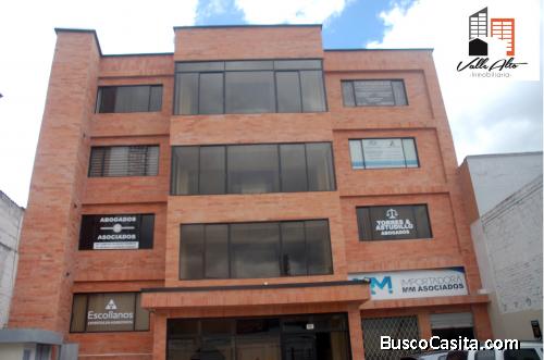 LOCAL COMERCIAL AMPLIO Y FUNCIONAL EN EL ESTADIO.