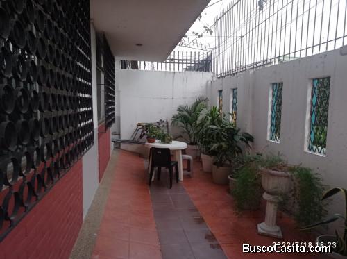 Rento Departamento Planta Baja, Bálsamos entre calle 1era y 5ta, Urdesa Central