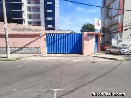 VENDO TERRENO ESQUINERO EN EL NORTE DE QUITO WILSON Y PLAZA IDEAL PARA PROYECTO DE VIVIENDA