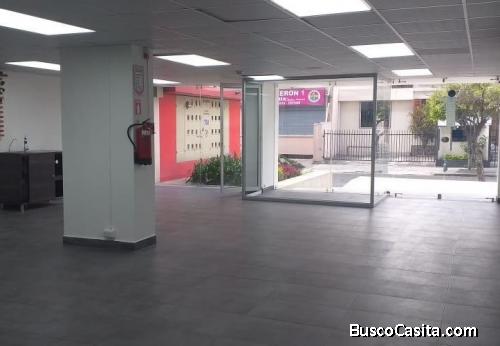 RENTO LOCAL COMERCIAL EN SECTOR NORTE DE QUITO REINA VICTORIA ENTRE LA PINTA Y LA NIÑA