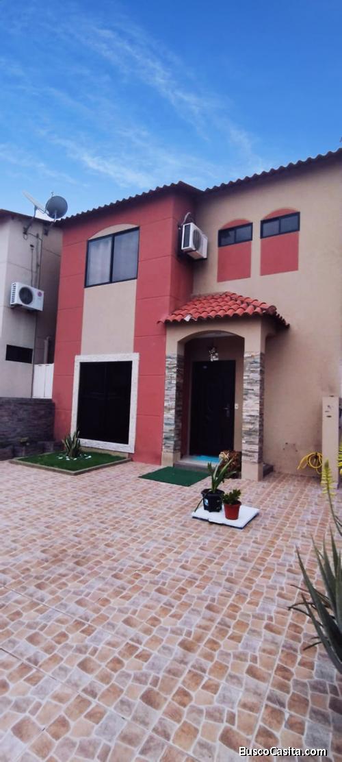 Casa en villa Club etapa Hermes 