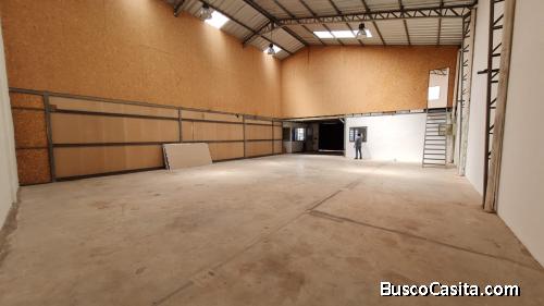 Arriendo Bodega-galpón Con Oficina Y Estacionamientos