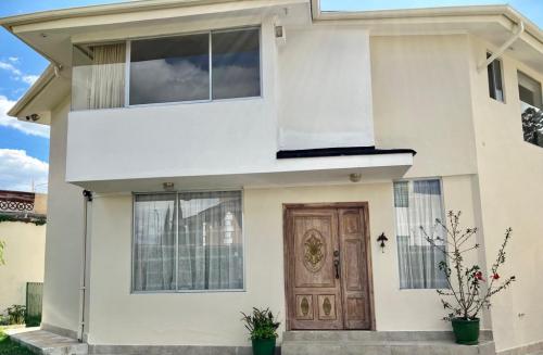 ARMENIA, arriendo casa independiente de 3 dormitorios en conjunto de solo 2 casas 