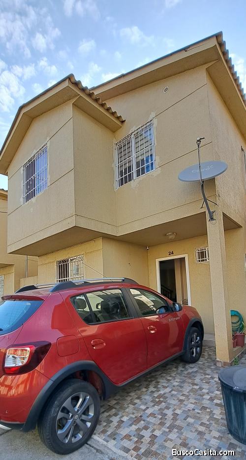 En Alquiler casa completa de 2 pisos al Norte de Guayaquil