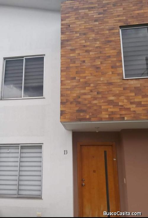 ARRIENDO  O VENDO HERMOSA CASA CONJUNTO PRIVADO 2