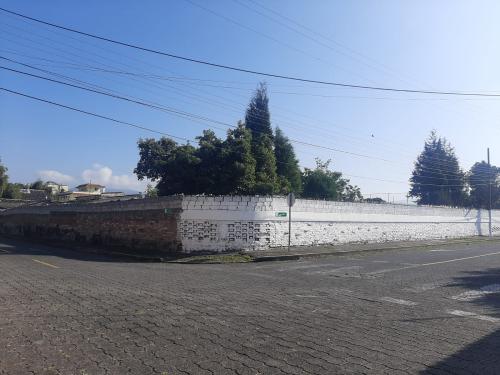 SANTA ROSA, vendo propiedad, terreno 3475m2, 3 casas, cancha, jardines 