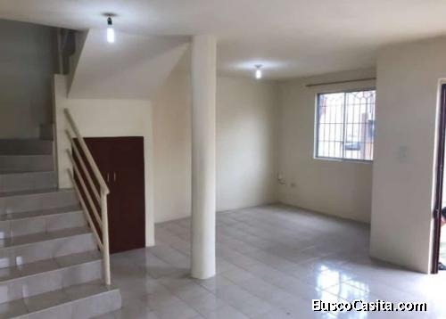 Alquilo casa de 3 habitaciones en Urb Malaga 1 via a Salitre