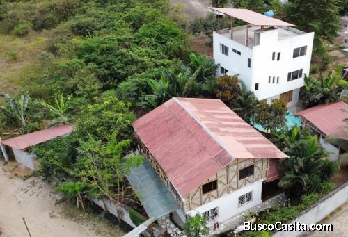 Casa y hostel de venta en la plaja Montanita