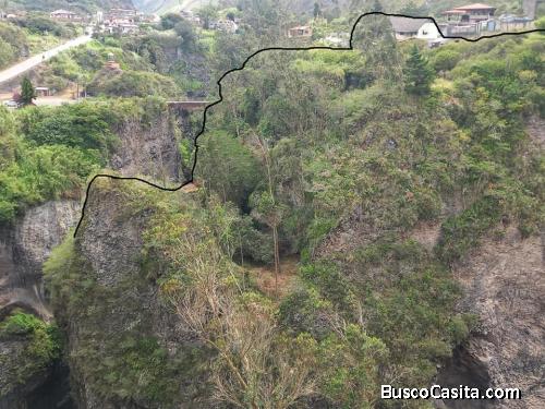 SE VENDE TERRENO CON CASA