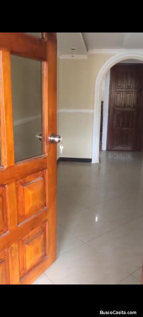 ARRIENDO HERMOSO DEPARTAMENTO AMPLIO EN EL VALLE DE LOS CHILLOS CON GARAGE