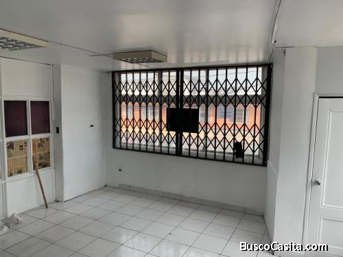 ALQUILO OFICINA 1ER PISO ALTO URDESA NORTE 