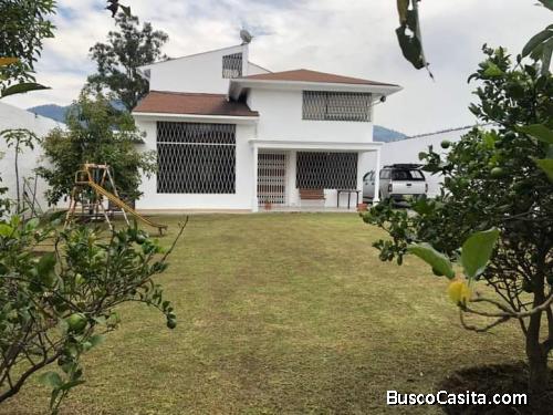 ARRIENDO CASA INDEPENDIENTE PARA VIVIENDA O NEGOCIO SECTOR MIRASIERRA VALLE LOS CHILLOS