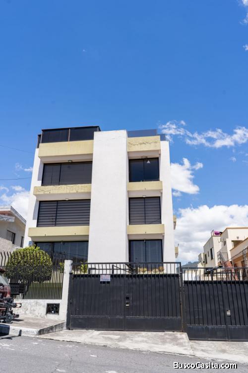 ARRIENDO HERMOSO Y AMPLIO DEPARTAMENTO TRES DORMITORIOS URBANIZACION EL CONDADO