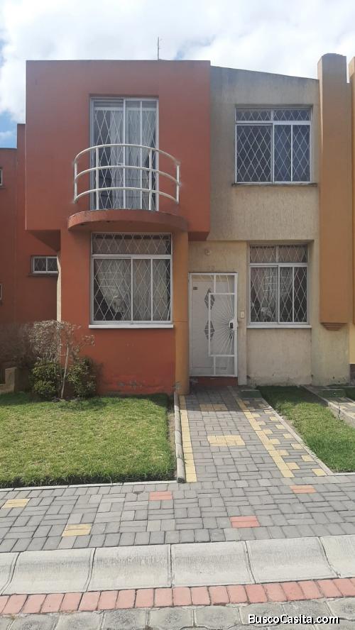 Hermosa casa en la Mitad del Mundo· 110m² · 3 Habitaciones · 1 Estacionamiento