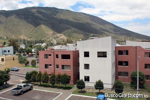 Departamento de venta Dos Hemisferios, sector Pusuquí, ideal personas tercera edad, 3 dormitorios