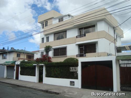 SUITE AMOBLADA EN ARRIENDO, SECTOR EL LABRADOR, NORTE DE QUITO.
