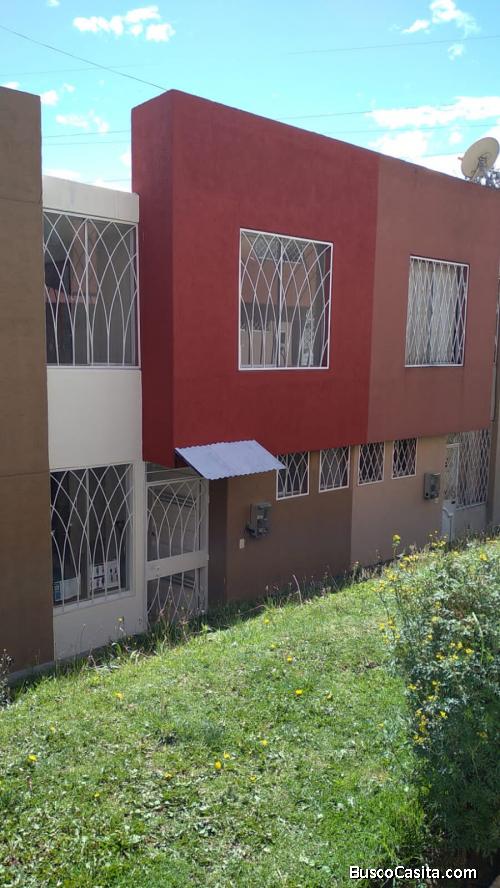 CASA EN MONSERRAT DE CONOCOTO EN CONJUNTO ALVAZUL V $39500 NEGOCIABLES