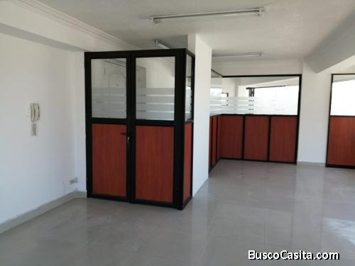 VENDO OFICINA 86 M2, SECTOR REPÚBLICA Y AMAZONAS