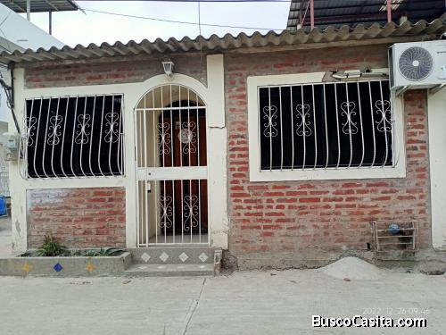 ARRIENDO CASA EN MANTA, SECTOR PRADERA 1 CERCA DEL HOSPITAL DEL IESS