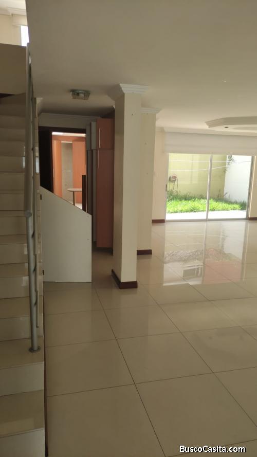 ARRIENDO CASA SECTOR URBANIZACION EL CONDADO
