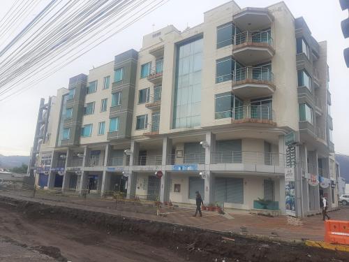 Locales y laboratorios, vendo en San Rafael, 200m2, en Planta baja, con cubiculos, garages