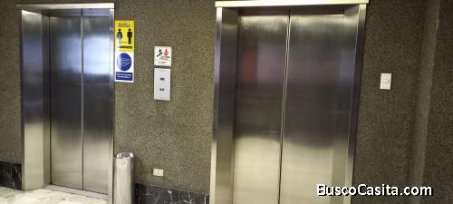 Oficina amplia en alquiler ubicado en sector centrico de Quito
