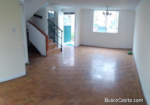 ARRIENDO CASA CONJUNTO PRIVADO TRES DORMITORIOS SECTOR CARCELEN