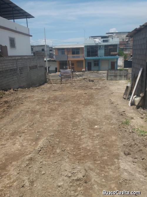 TERRENO EN EL CENTRO DE MANTA 2 EN 1