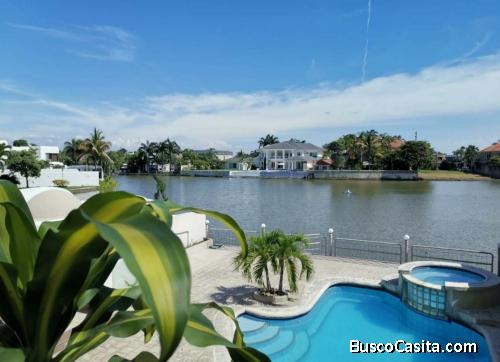 Alquilo casa 5 habitaciones con vista al lago 