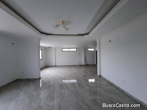 VENDO POR ESTRENAR EXCLUSIVO DEPARTAMENTO DE LUJO EN URB EL CONDADO